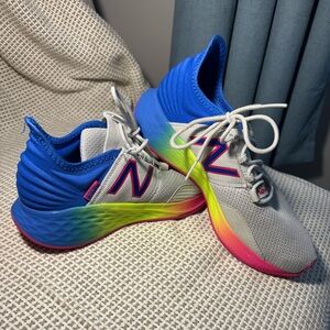 New Balance Fresh Foam ROAV Running Shoe Gray Sneakers with Rainbow GradientSole